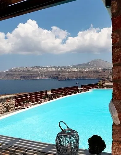 Michaela Akrotiri (Santorini)