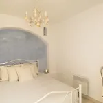 麦克拉别墅 *