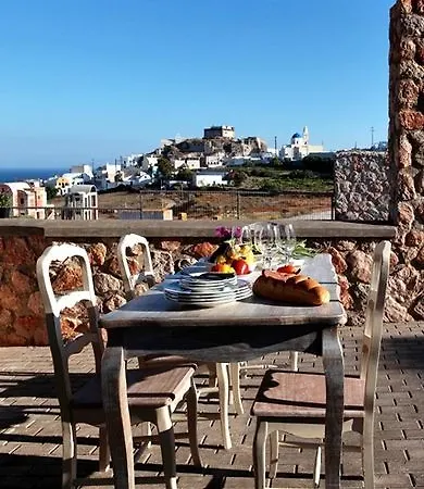 Michaela Akrotiri (Santorini)